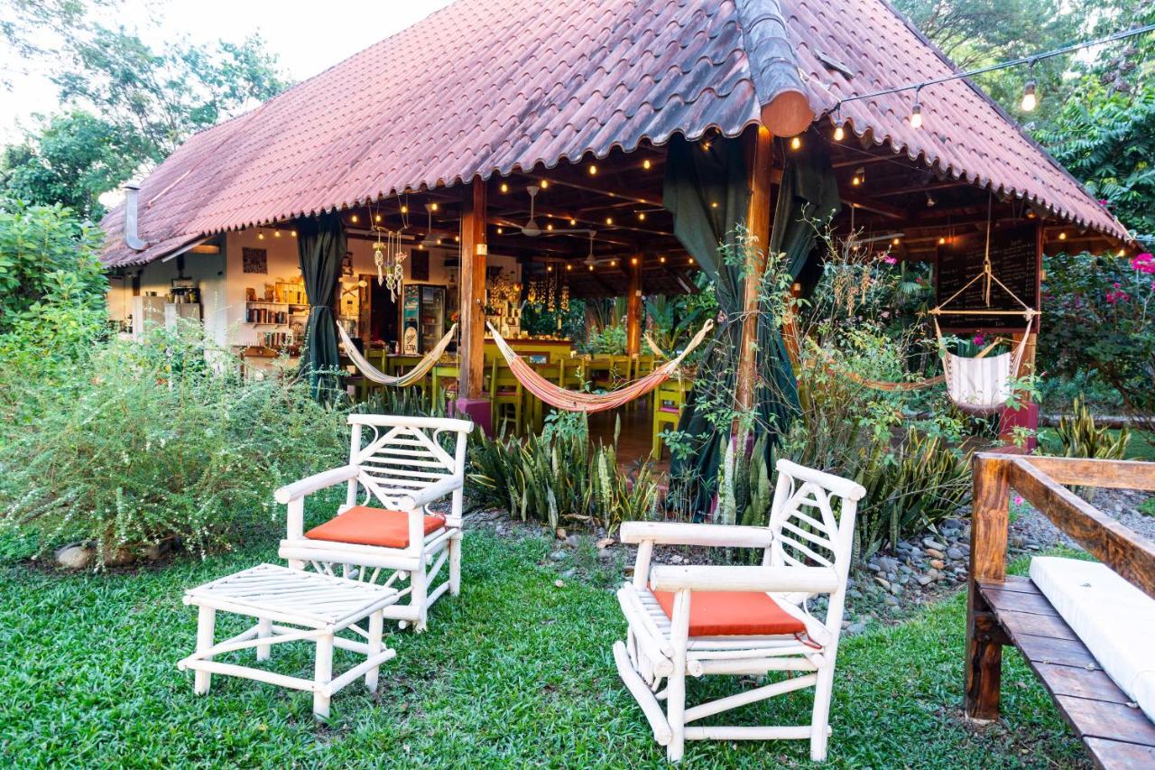 لاس لاخاس Naturalmente Boutique Bungalows Y Cocina Mediterranea المظهر الخارجي الصورة